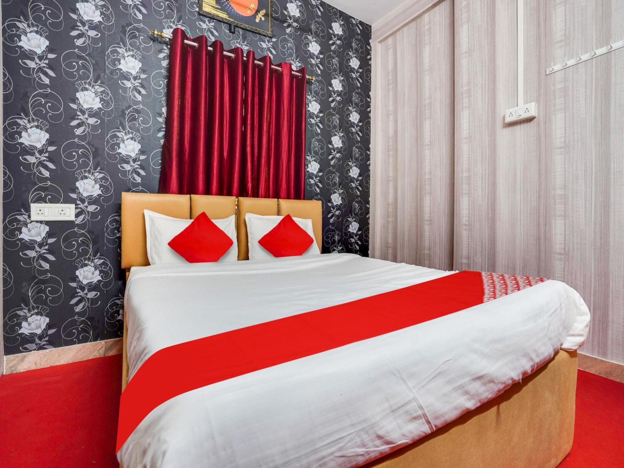 Hotel Royal Villa Inn Sakardarā エクステリア 写真