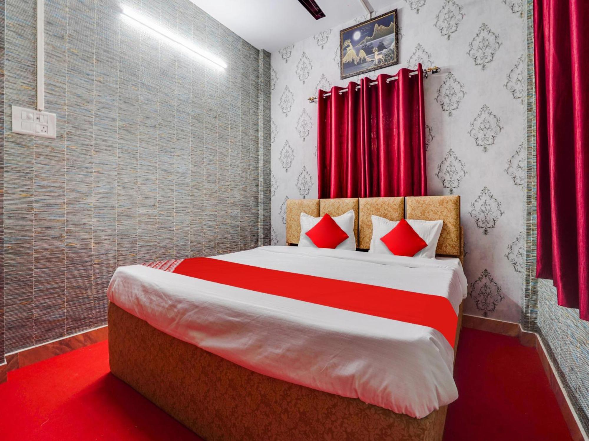 Hotel Royal Villa Inn Sakardarā エクステリア 写真