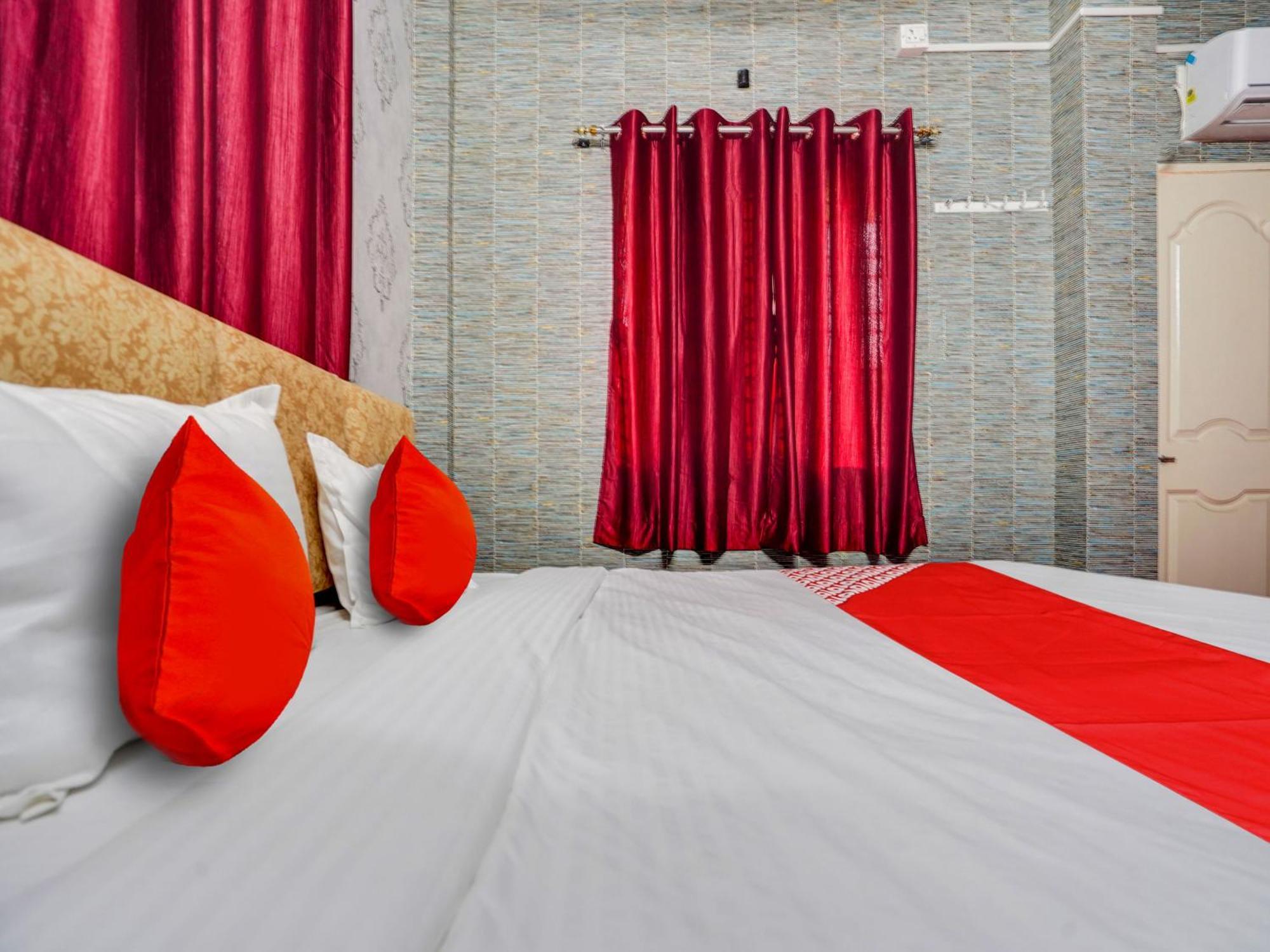 Hotel Royal Villa Inn Sakardarā エクステリア 写真