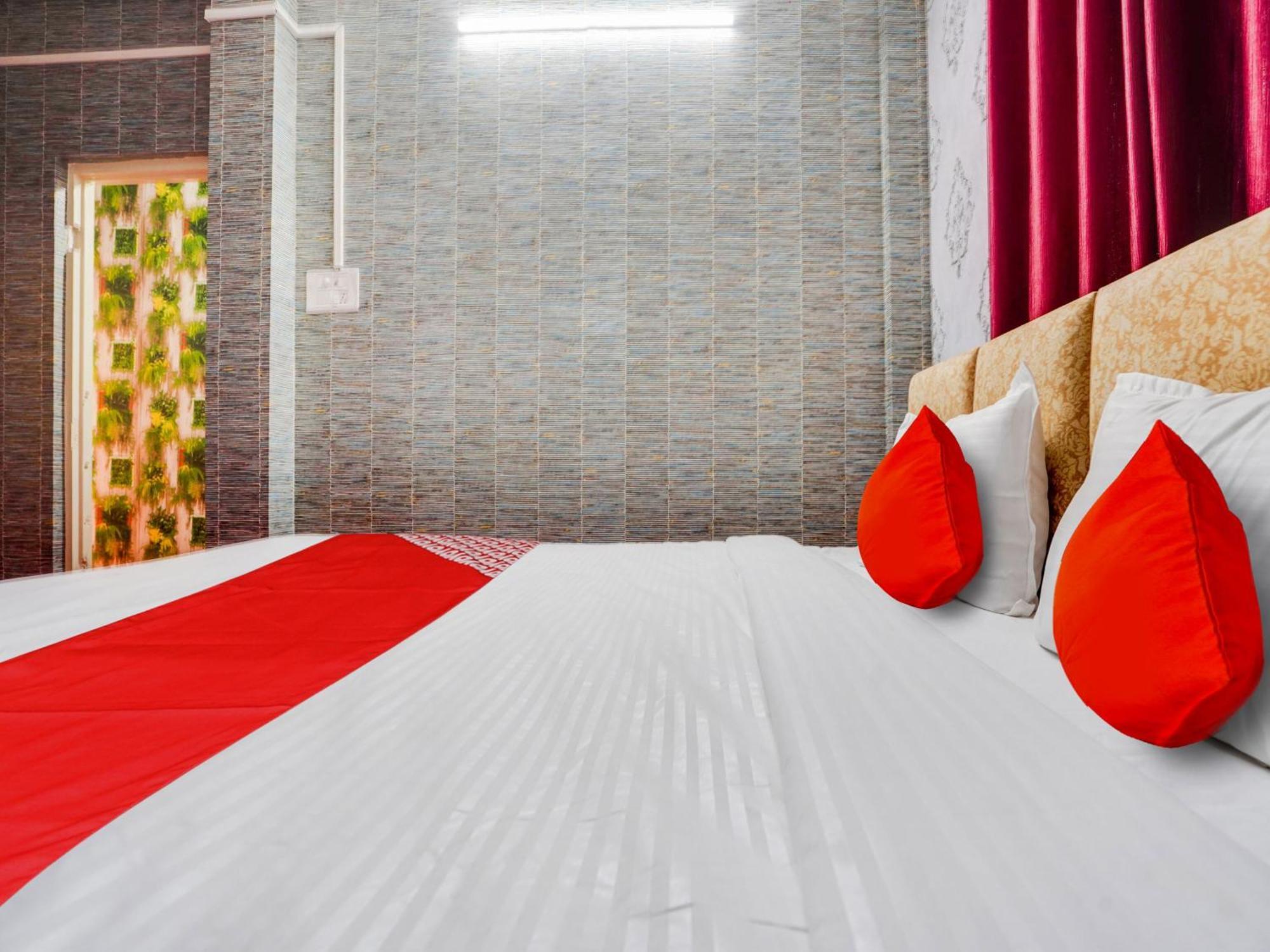 Hotel Royal Villa Inn Sakardarā エクステリア 写真